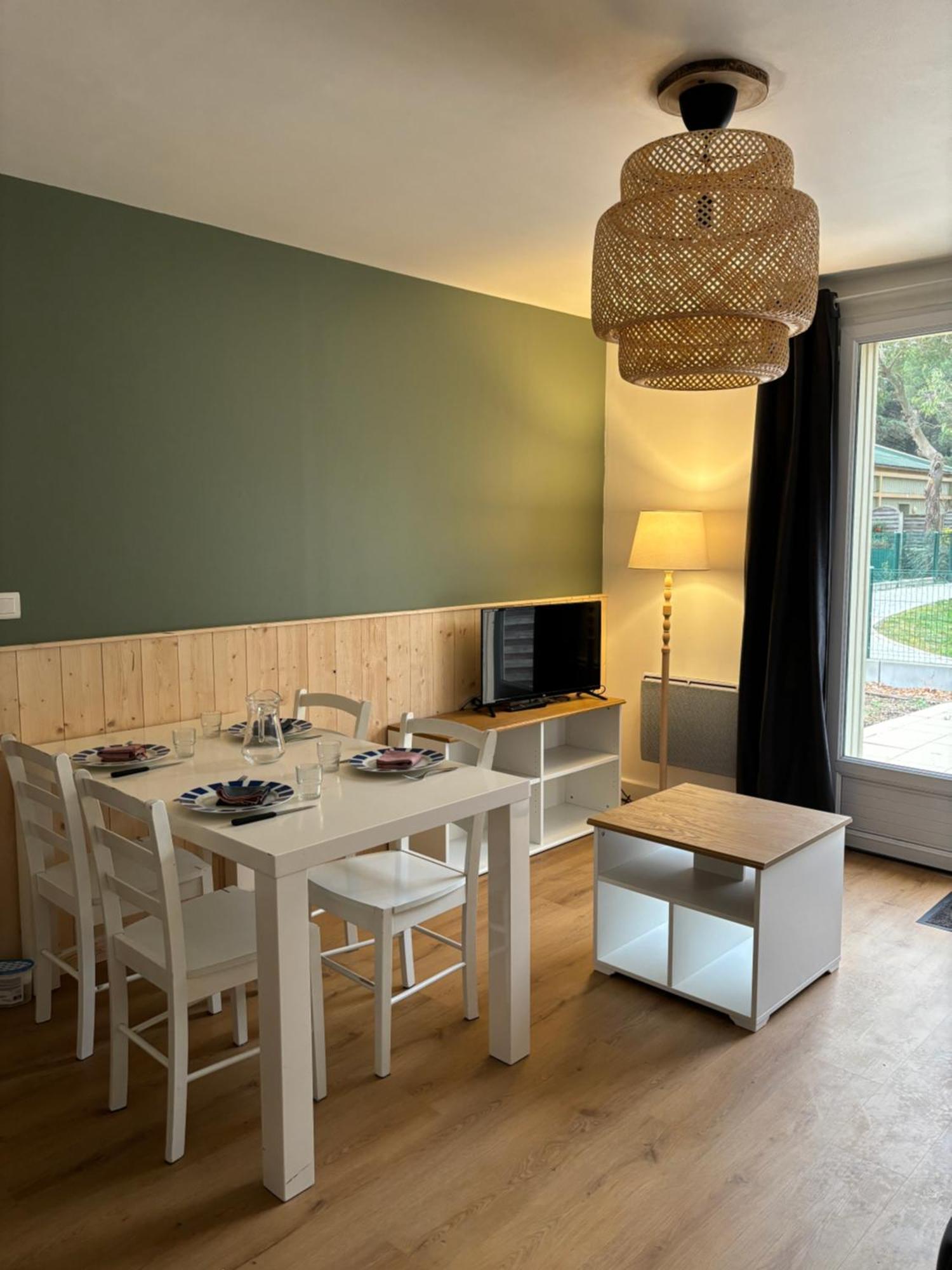 Des Pins Apartment *
